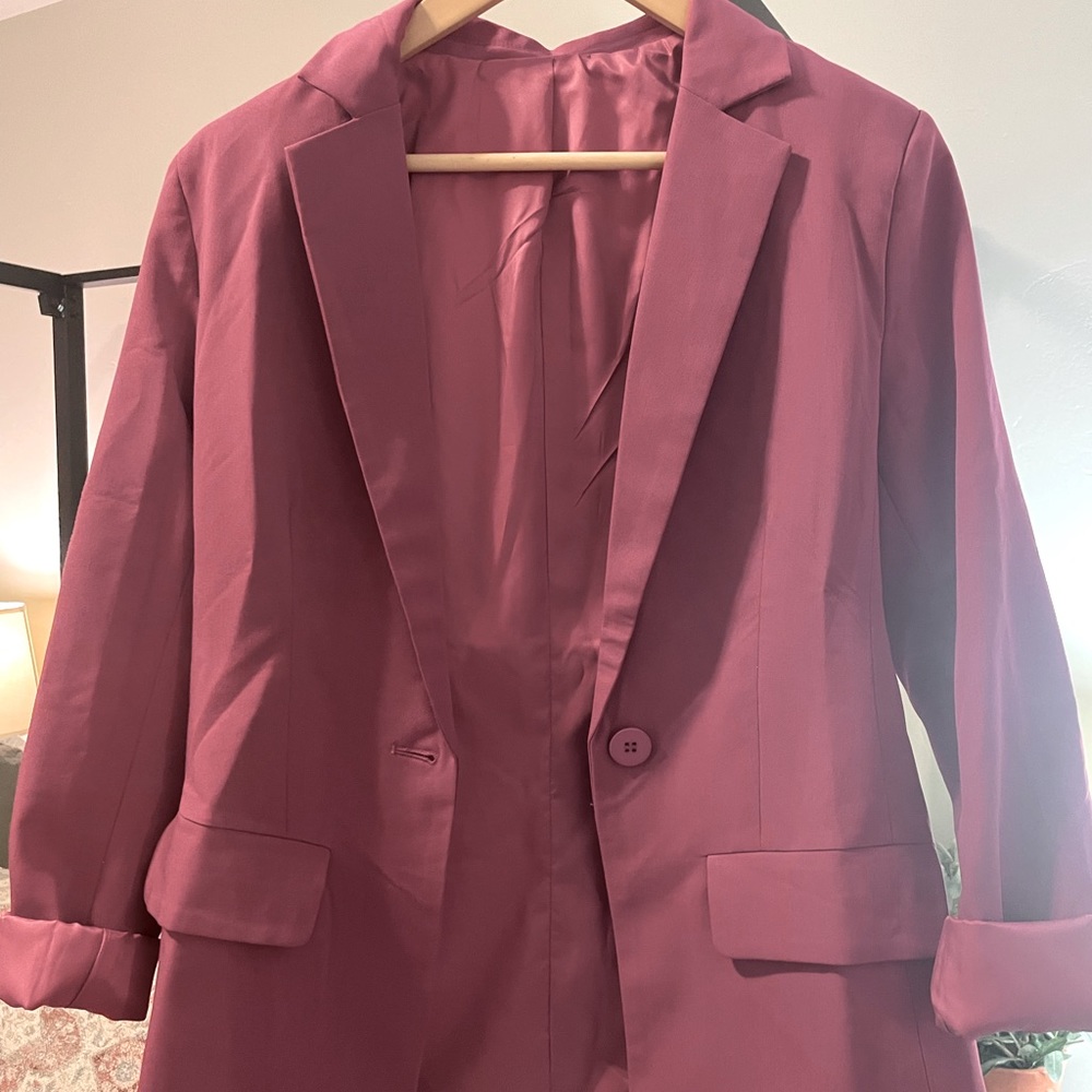 Pink oversized blazer, never worn. Size 2.